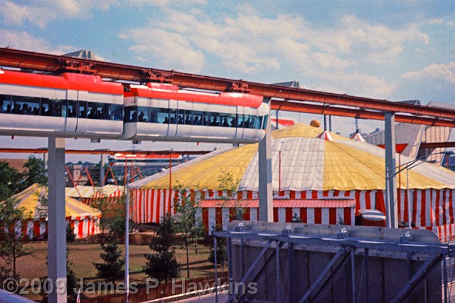 slides/05 - WF65_02.jpg  AMF, I-Beam, Monorail The one station monorail looped around the perimeter of the fair, obviously intended as amusement rather than transportation for the fair.